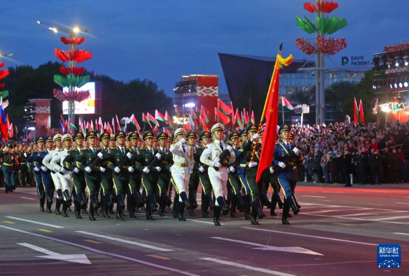 Қытайдың құрмет қарауылы Мәскеудегі Қызыл алаңда әскери парадқа қатысты