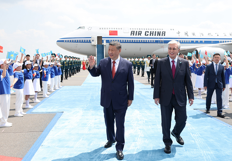 Си Цзиньпин екінші Қытай-Орталық Азия саммитіне қатысу үшін Астанаға жетті