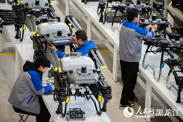 «Аспандағы ауыр жүк көлігі»－T1400 ұшқышсыз тікұшағы алғашқы рейсін сәтті орындады