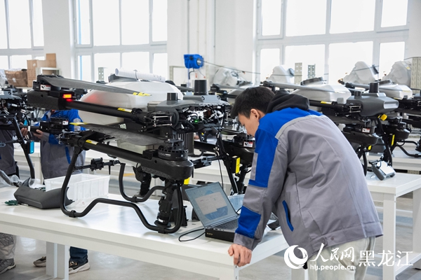 «Аспандағы ауыр жүк көлігі»－T1400 ұшқышсыз тікұшағы алғашқы рейсін сәтті орындады