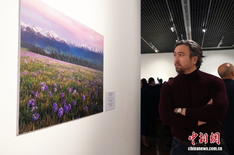 Қазақстанда Шыңжаң Ұйғыр автономиялық регионының құрылғанына 70 жыл толуына арналған фотокөрме ашылды