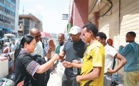 Қытайлық ұялы телефон экран қорғағыштарын өндіруші компания жыл сайын әлемнің 72 еліне өнімнің 600 миллион данасын сатады