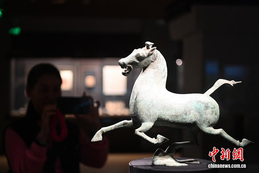 Ганьсу өлкесінің мұражайындағы Жібек жолының жылқы мәдениеті көрмесі