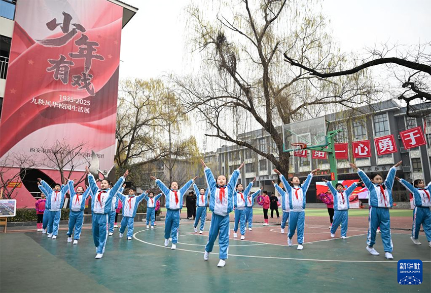 Мектеп аулалары түрлі іс-шаралармен жаңа жылды қарсы алды