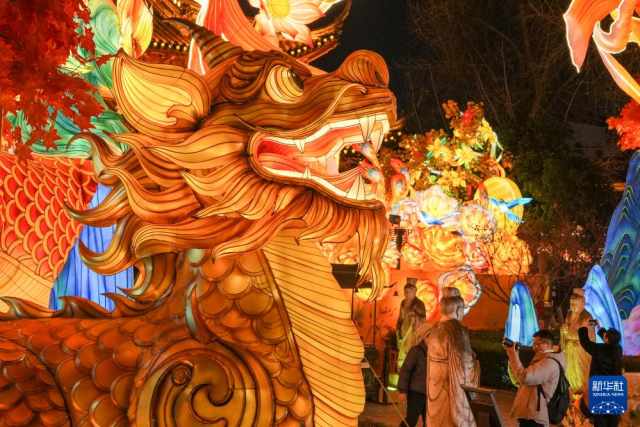 Цзянсу өлкесінің Нанкин қаласында шамдар жағылып, жаңа жыл тойланды