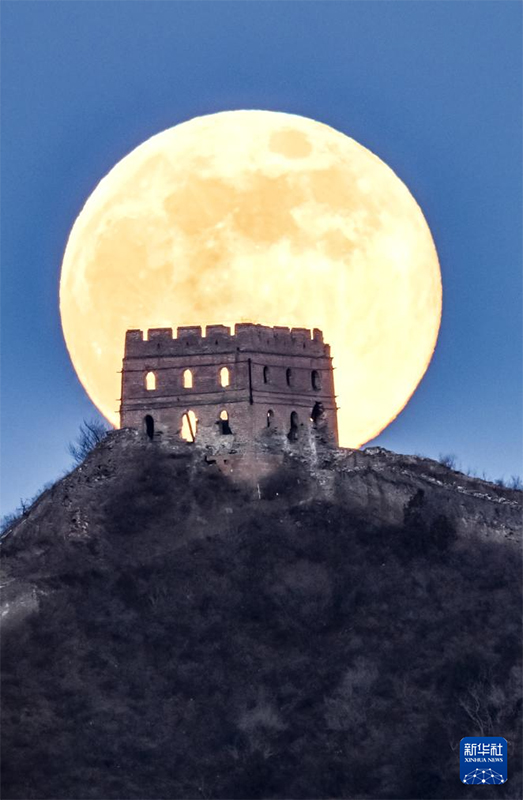 2026 жылғы бірінші супер Ай көк жүзінде пайда болды