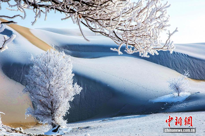 Қар астындағы Такламакан шөлі