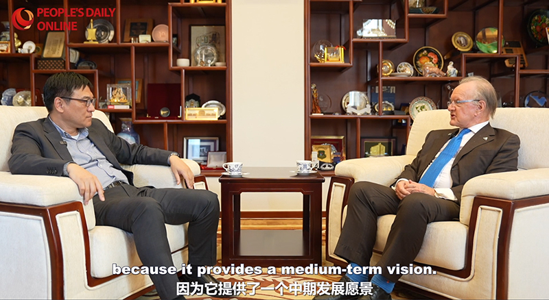 Қытайды түсіну |Гун Цзюн мен Джон Квелчтің диалогы:«15-інші Бесжылдықтың» даму күн тәртібі мен мақсаты қандай?