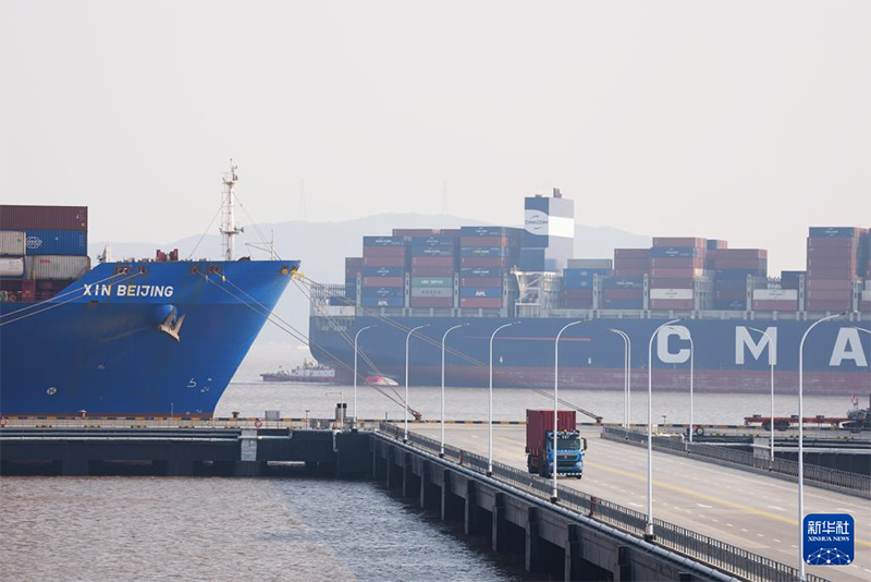 Нинбо-Чжоушань порты әлемдегі жылдық жүк тасымалдау көлемі 1,4 миллиард тоннадан асқан алғашқы порт атанды