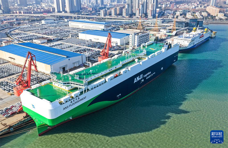 2025 жылы Қытайда жаңа энергетикалық көліктердің өндірісі мен сатылымы екі есеге артып, 16 миллионнан асты