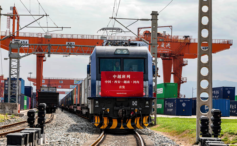 Шэньсидегі Қытай-Вьетнам арасында алғашқы халықаралық жүк пойызы ашылды