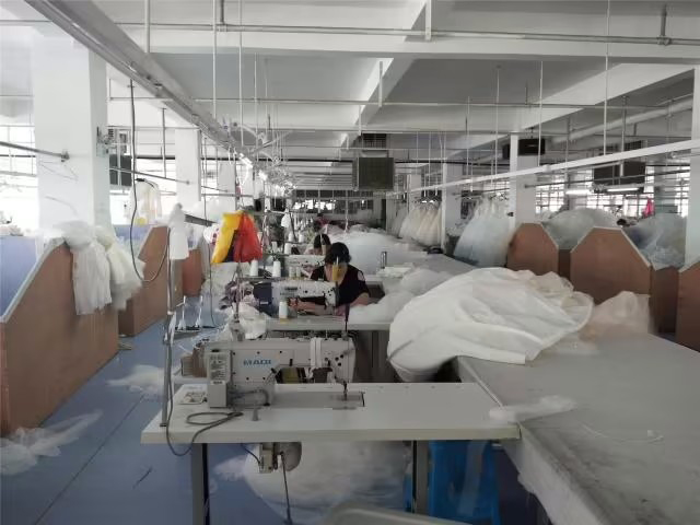 Шағын ауылдан шыққан үйлену көйлектері әлемдегі қалыңдықтардың қолына жетеді