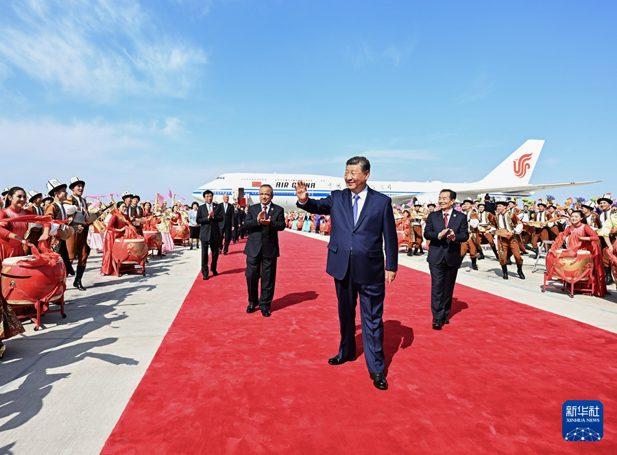 Си Цзиньпин Шыңжаң Ұйғыр автономиялық регионының құрылғанына 70 жыл толуына орай Үрімжіге орталық делегацияны бастап барды