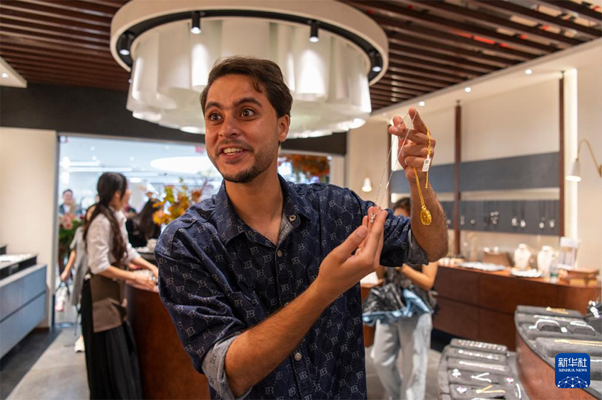 Трансшекаралық сауда жаңартылды – Иу қаласындағы алтыншы буын нарық