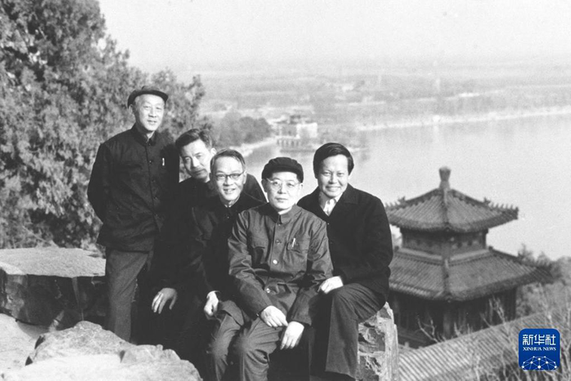 Қытайдың әр саласы әйгілі физик Ян Чжэньнинді еске алады