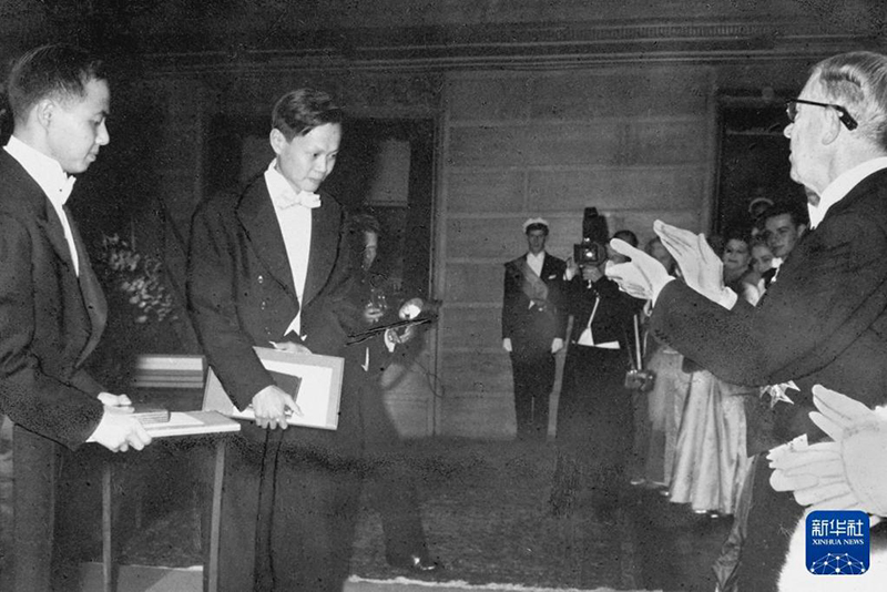 Қытайдың әр саласы әйгілі физик Ян Чжэньнинді еске алады