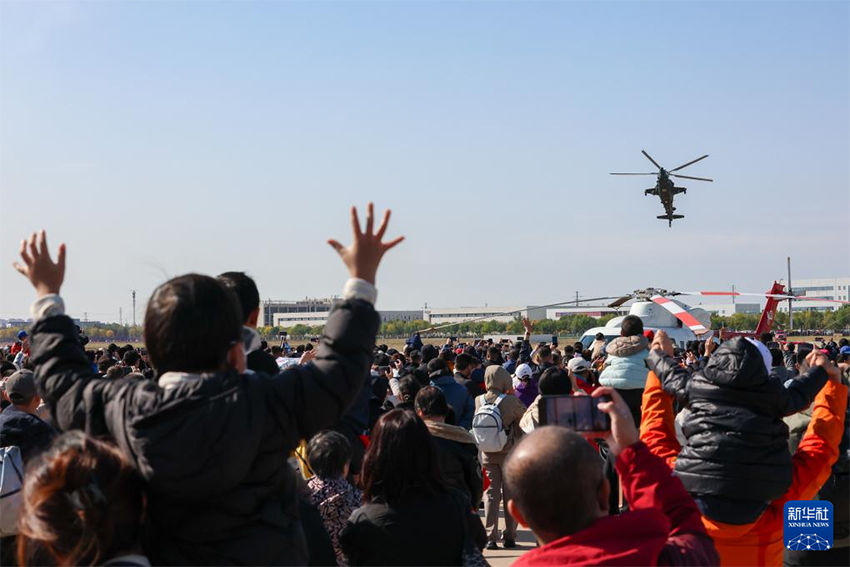 Қытайдың 7-інші Тяньцзинь Халықаралық тікұшақ көрмесінің ашық есік күні басталды