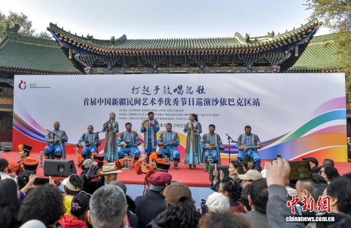 Қытайдың алғашқы Шыңжаң халық өнері маусымының үздік бағдарламасы Үрімжіде қойылды