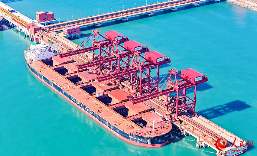 Елдегі алғашқы 400 000 тонналық цифрлық интеллектуалды терминал Циндао портында пайдалануға берілді