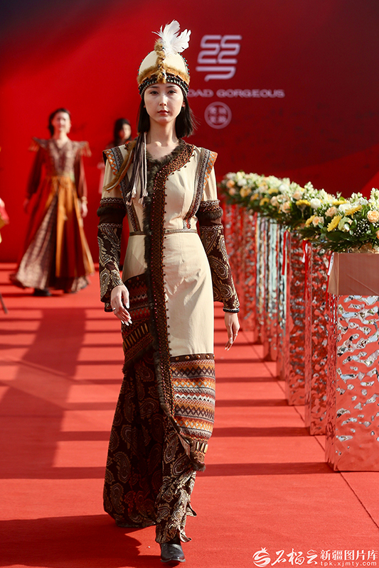 Үрімжіде SILKROAD GORGEOUS (Жібек жолы кереметі) киім-кешек мәдениеті мұражайы ашылды