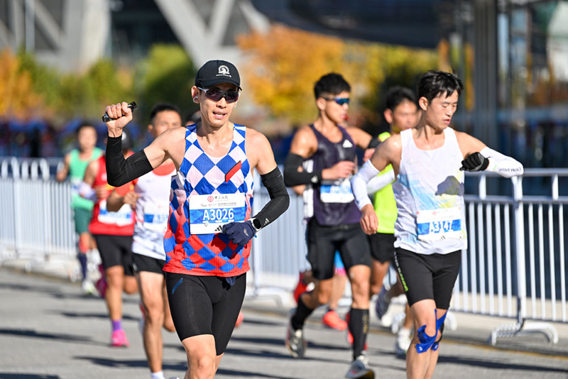 Бейжің марафонына 32 мың жүгіруші қатысты