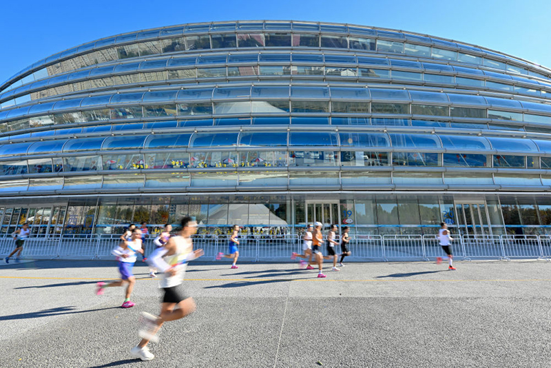 Бейжің марафонына 32 мың жүгіруші қатысты