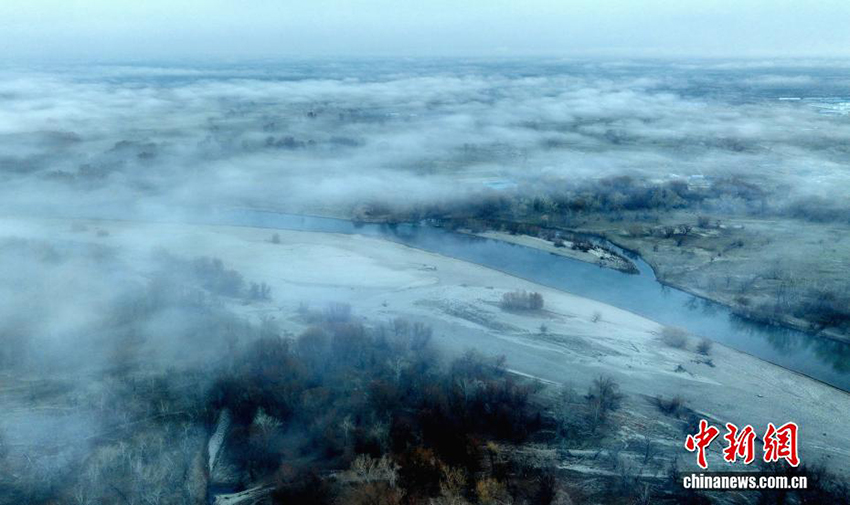 Шыңжаңдағы Ертіс өзенінің Бейтун бөлігіндегі көркем көрініс