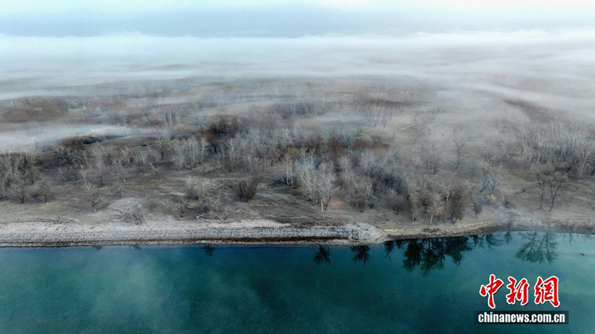 Шыңжаңдағы Ертіс өзенінің Бейтун бөлігіндегі көркем көрініс