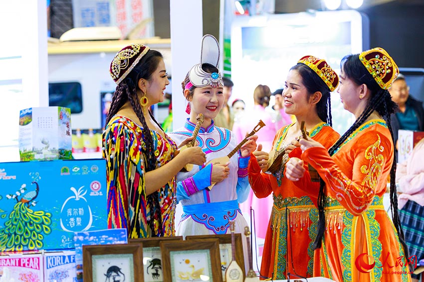 Үрімжі, Шыңжаң: 19-ыншы Шыңжаң қысқы көрмесі ойдағыдай өтті