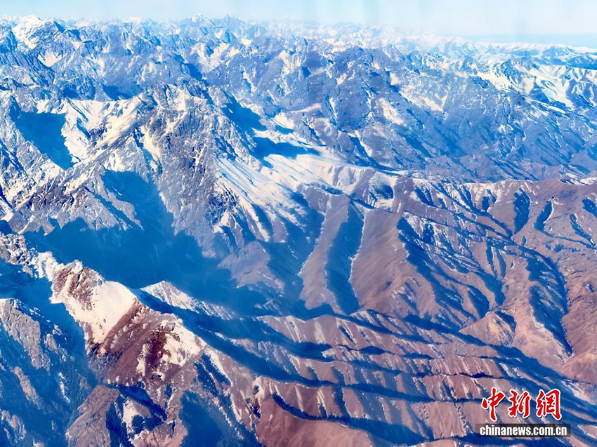 Қысқы Тяньшаньның айбынды да әсем көрінісі