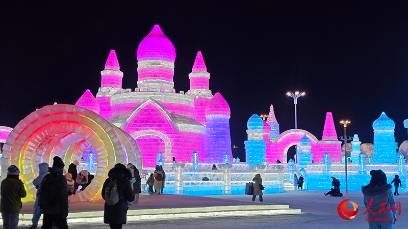 Харбин қар-мұз әлемінде қыстан ләззат алыңыз