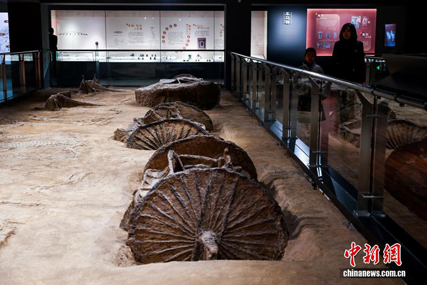 Хубэй өлкесінде 430-дан астам ат арба және қару-жарақ қалдықтары табылды