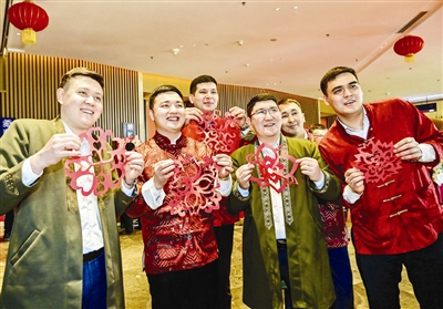 Астана жеңіл рельсті көлігінің 100-ден астам маманы Тяньцзиньде Қытай Жаңа жылын тойлады