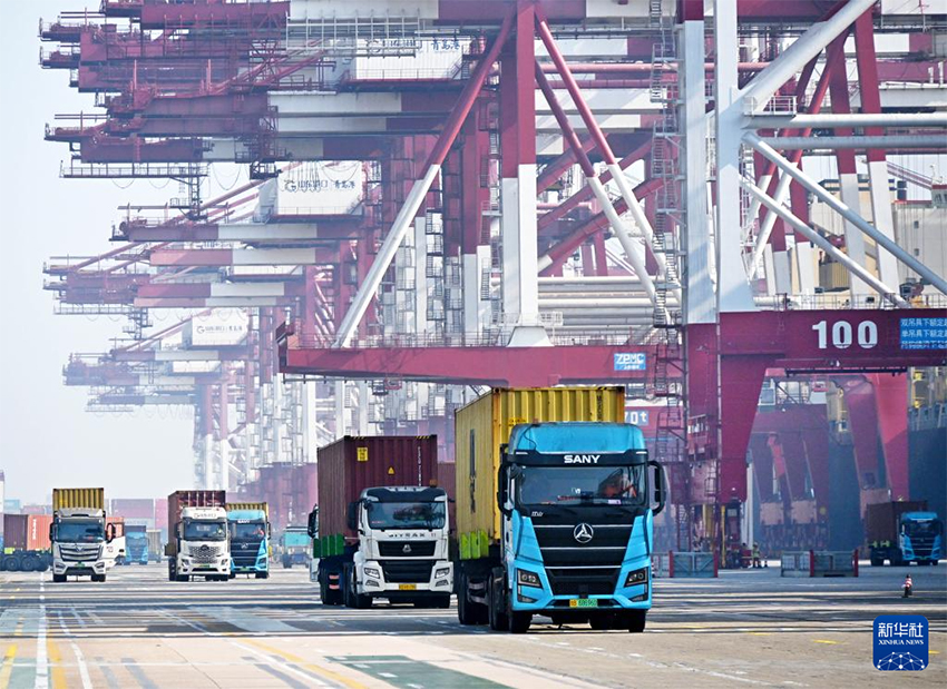 Шаньдунның Циндао порты: Жылқы жылындағы Көктем мерекесінің «Толық ат күші»