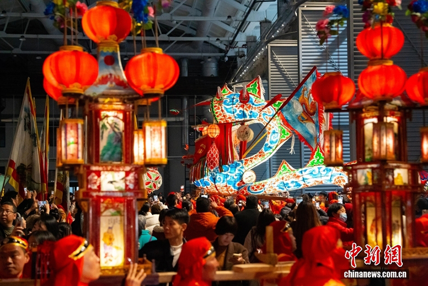 Әр өңір тұрғындары Юаньсяо (Шамдар) мейрамын қарсы алуда