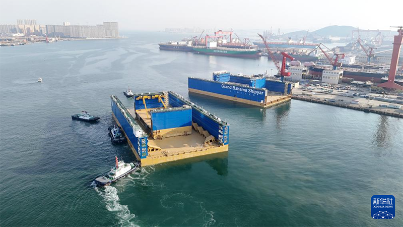 Шаньдун өлкесінің Циндао қаласында 120 000 тонна көтеру сыйымдылығы бар жүзбелі айлақ іске қосылды