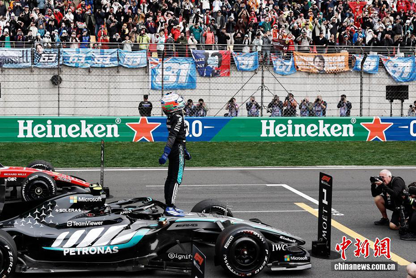 F1 Қытай Гран-приінің негізгі жарысында 19 жастағы Антонелли чемпион атанды