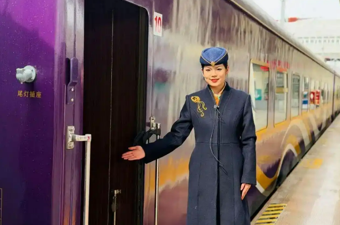 Шыңжаң темір жолы туристік пойыздарды жаңартып, «жылжымалы қонақ үйлерді» салды